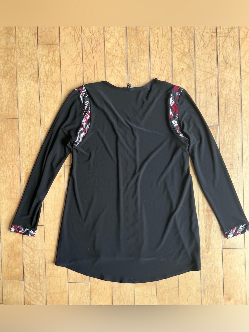 Picadilly Canada Black V-Neck Long Sleeve Top with Patterned Trim – Size Medium - Picture 4 of 7